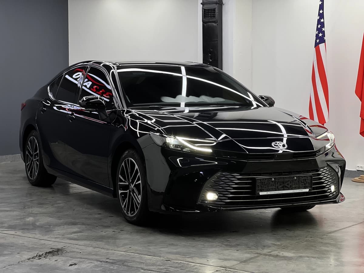 Toyota Camry IX (XV80) 2025